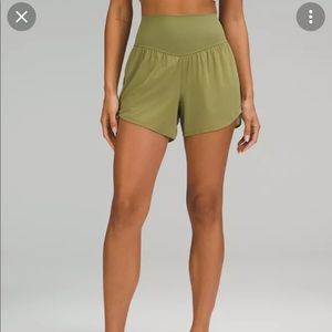 Nulu and Mesh 3.5 inch HR shorts - Green Size 6 NWT